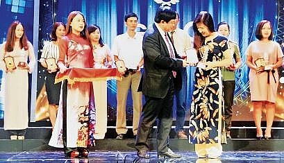 Người Kl99kl tải ứng dụng - tâm hồn thi sỹ
