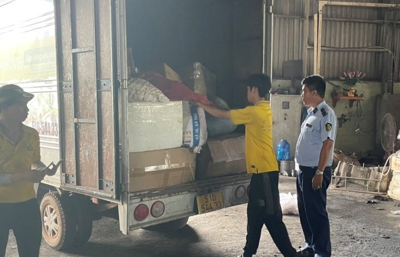 Buộc tiêu hủy 7.800 sản phẩm Đăng nhập tài khoản thành viên Kl99 nhập lậu, giả mạo nhãn hiệu