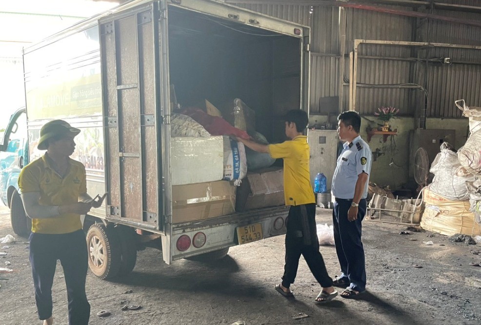 Buộc tiêu hủy 7.800 sản phẩm Đăng nhập tài khoản thành viên Kl99 nhập lậu, giả mạo nhãn hiệu