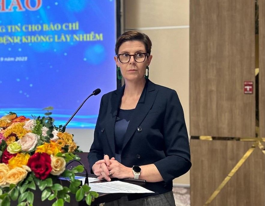 Tăng thuế đối với thuốc lá, đồ uống có cồn vì sức khỏe người dân Tăng thuế đối với thuốc lá, đồ uống có cồn vì sức khỏe người dân
