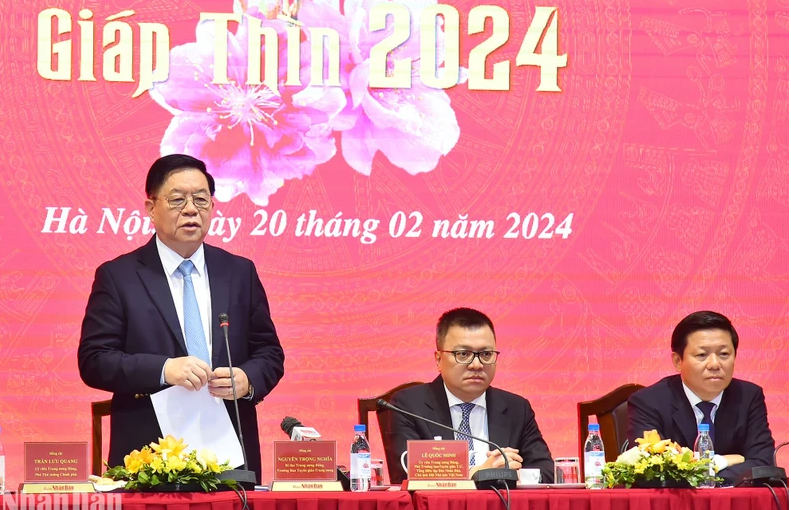 Tiếp tục xây dựng nền báo chí chuyên nghiệp, nhân văn, hiện đại trong tình hình mới