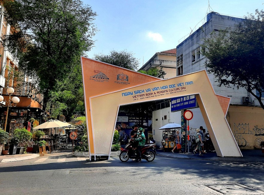 TP. Hồ Chí Minh: Chuyển đổi số, ứng dụng công nghệ trong ngày Sách và Văn hóa đọc Việt Nam năm 2024 TP. Hồ Chí Minh: Chuyển đổi số, ứng dụng công nghệ trong ngày Sách và Văn hóa đọc Việt Nam năm 2024