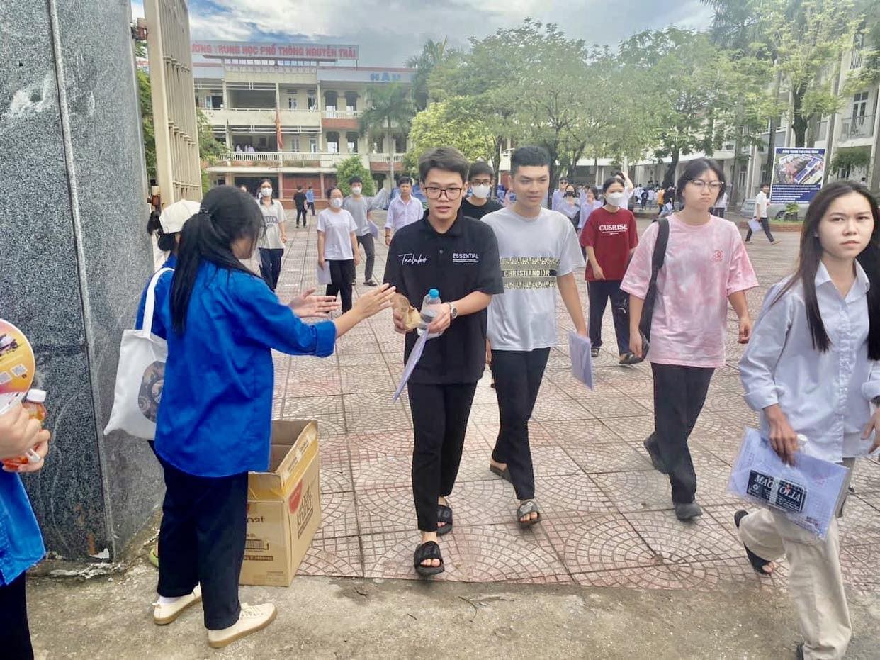 Bộ Giáo dục và Đào tạo giải đáp nhiều thông tin “nóng” về kỳ thi tốt nghiệp trung học phổ thông 2024 Bộ Giáo dục và Đào tạo giải đáp nhiều thông tin “nóng” về kỳ thi tốt nghiệp trung học phổ thông 2024