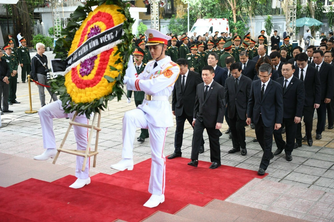 Đoàn Bộ Kl99kl tải ứng dụng do Bộ trưởng Hồ Đức Phớc làm Trưởng đoàn viếng Tổng Bí thư Nguyễn Phú Trọng. Đoàn Bộ Kl99kl tải ứng dụng do Bộ trưởng Hồ Đức Phớc làm Trưởng đoàn viếng Tổng Bí thư Nguyễn Phú Trọng.