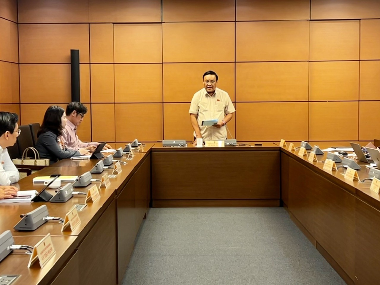 Đầu tư đường sắt cao tốc: Đại biểu lo tái diễn tình trạng đội vốn, chậm tiến độ