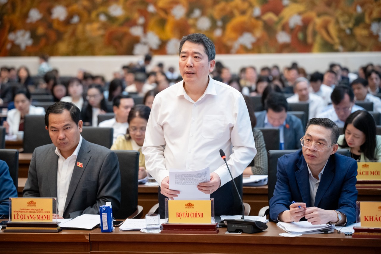 Áp thuế tiêu thụ đặc biệt không nhằm tăng thu mà để điều tiết hành vi tiêu dùng Áp thuế tiêu thụ đặc biệt không nhằm tăng thu mà để điều tiết hành vi tiêu dùng