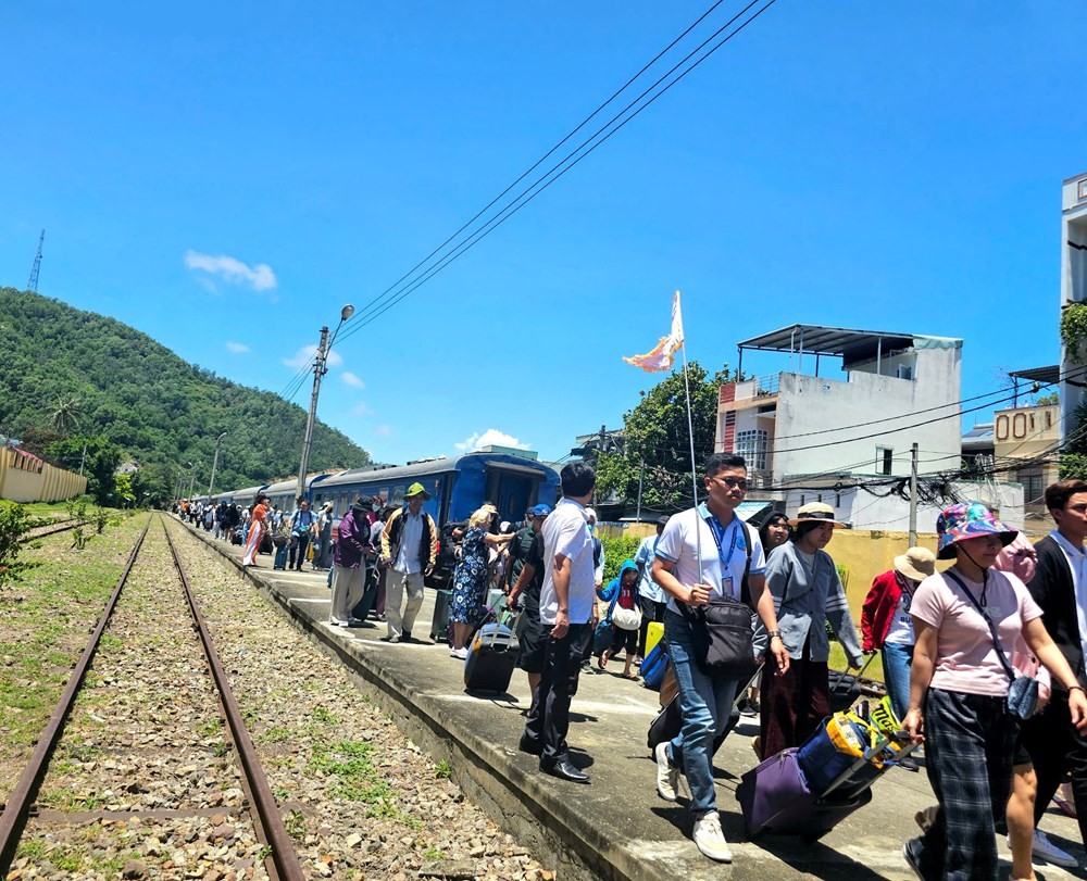 Du lịch đường sắt: Giải pháp bền vững cho ngành du lịch Việt Nam năm 2025.