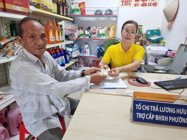 Cơ bản hoàn thành chi trả lương hưu và trợ cấp bảo hiểm xã hội hằng tháng cho 3,41 triệu người hưởng Nhiều địa phương chi trả lương hưu, trợ cấp bảo hiểm xã hội từ ngày 1/6