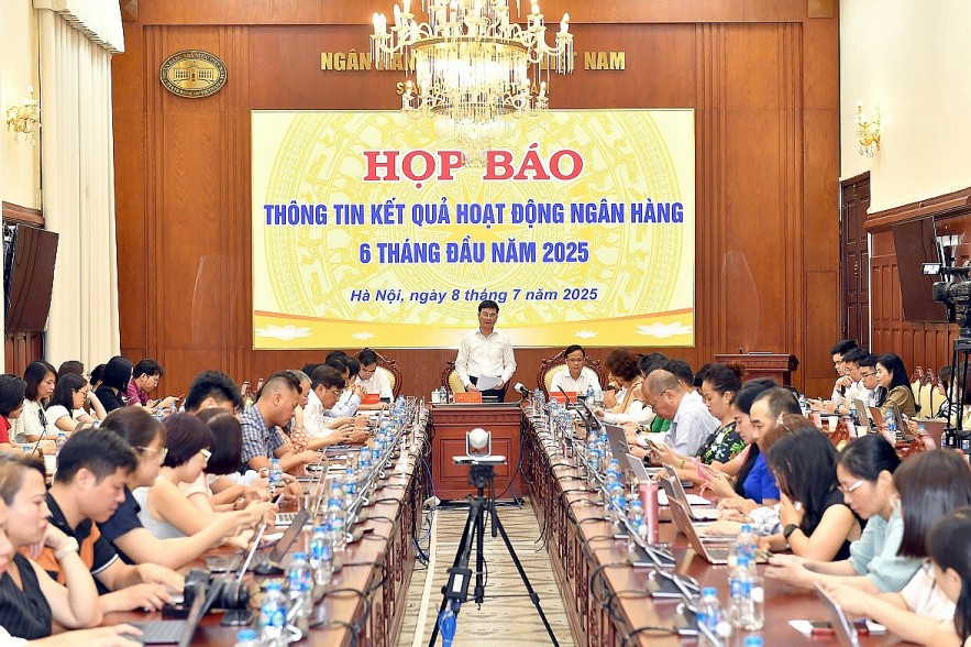 Sáng ngày 8/7, tại Hà Nội, Ngân hàng KL99 đăng nhập tổ chức buổi họp báo thông tin kết quả hoạt động ngân hàng 6 tháng đầu năm 2025.