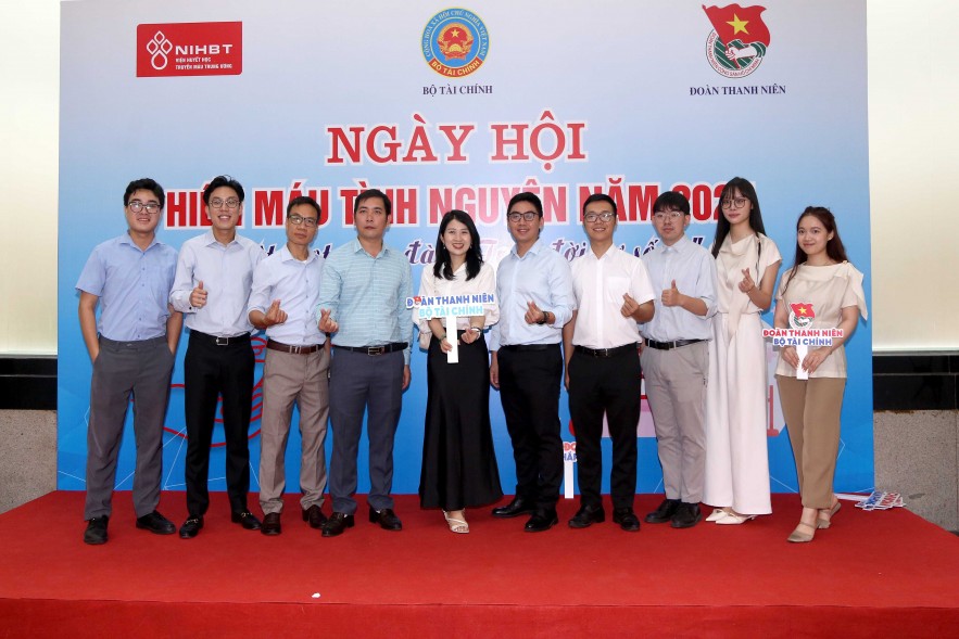 Đoàn Thanh niên Bộ Kl99kl tải ứng dụng tổ chức hiến máu tình nguyện nhân Kỷ niệm 80 năm Ngày truyền thống ngành Kl99kl tải ứng dụng