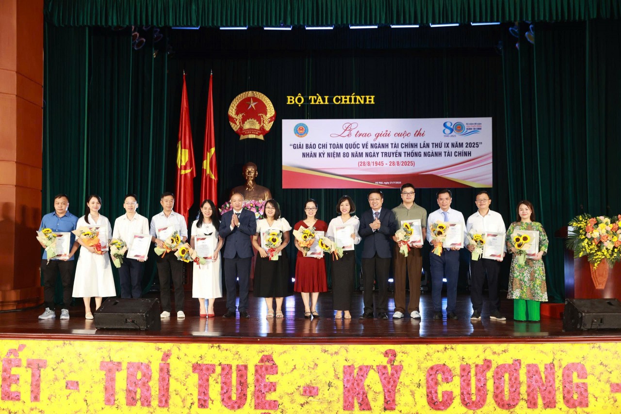 Báo Kl99kl tải ứng dụng  - Đầu tư có 5 tác phẩm đoạt Giải Báo chí toàn quốc viết về ngành Kl99kl tải ứng dụng lần thứ 9