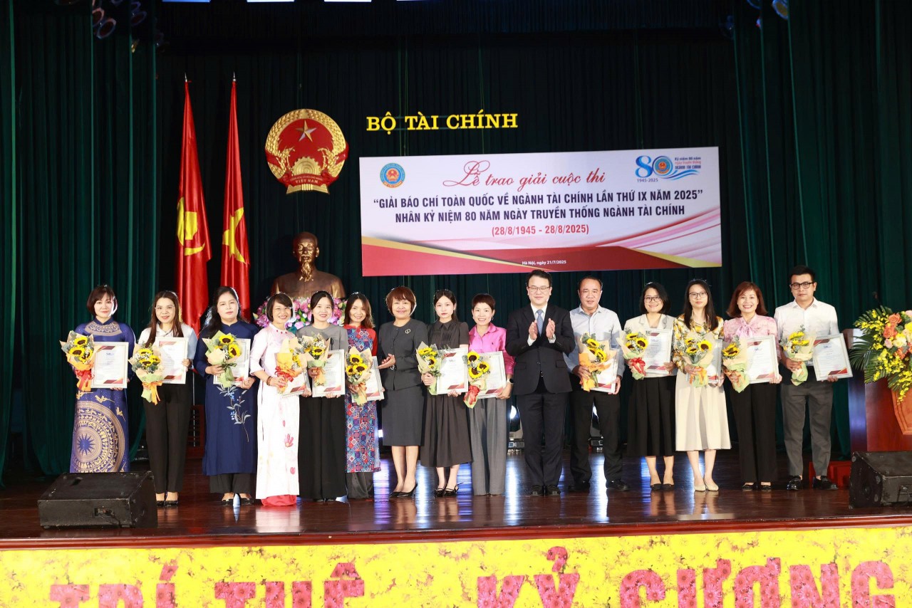 Báo Kl99kl tải ứng dụng  - Đầu tư có 5 tác phẩm đoạt Giải Báo chí toàn quốc viết về ngành Kl99kl tải ứng dụng lần thứ 9