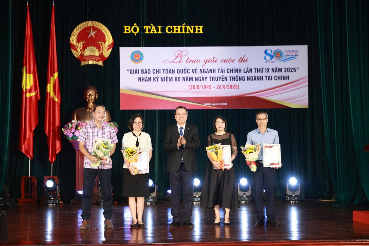 Báo Kl99kl tải ứng dụng  - Đầu tư có 5 tác phẩm đoạt Giải Báo chí toàn quốc viết về ngành Kl99kl tải ứng dụng lần thứ 9