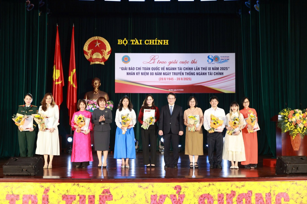 Báo Kl99kl tải ứng dụng  - Đầu tư có 5 tác phẩm đoạt Giải Báo chí toàn quốc viết về ngành Kl99kl tải ứng dụng lần thứ 9
