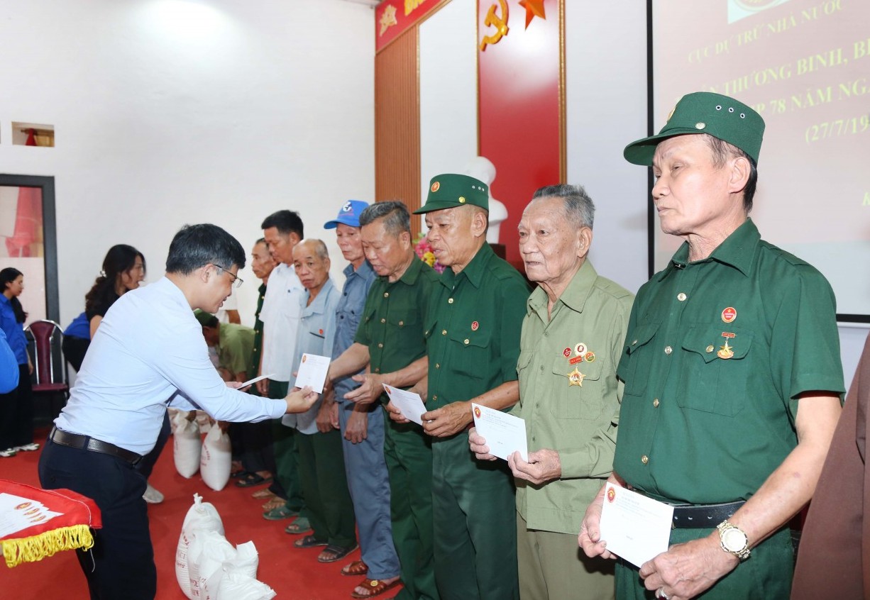 Cục Dự trữ KL99 đăng nhập tri ân thương binh, bệnh binh và gia đình liệt sĩ tại xã Khả Cửu