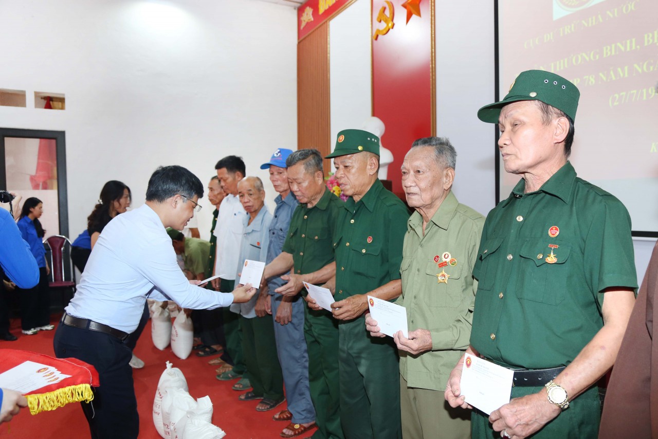 Cục Dự trữ KL99 đăng nhập tri ân thương binh, bệnh binh và gia đình liệt sĩ tại xã Khả Cửu