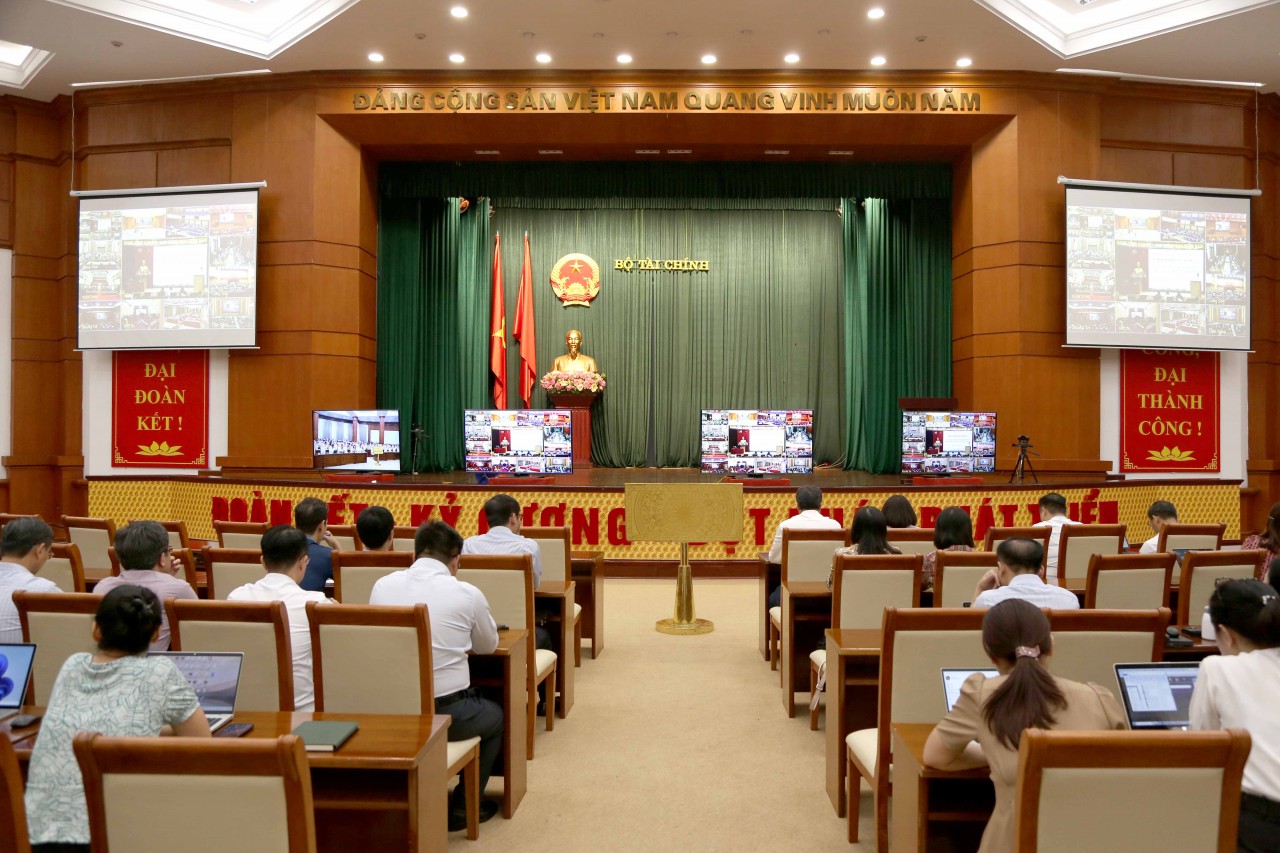 Cán bộ các cấp ủy và cơ quan Đảng Bộ Kl99kl tải ứng dụng tham gia Hội nghị toàn quốc tập huấn ứng dụng trí tuệ nhân tạo