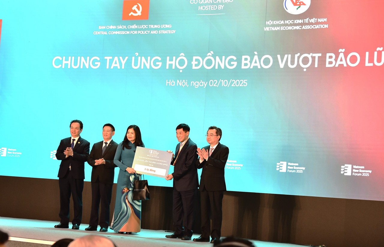 Doanh nhân Việt Nam có đủ năng lực và tầm vóc để cạnh tranh công bằng với thế giới Doanh nhân Việt Nam có đủ năng lực và tầm vóc để cạnh tranh công bằng với thế giới
