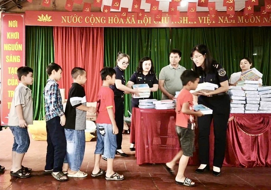 Lạng Sơn: M.kl991.com tỷ lệ kèo World Cup 2026 khu vực VI trao hơn 500 suất quà cho học sinh vùng chịu ảnh hưởng của bão số 11