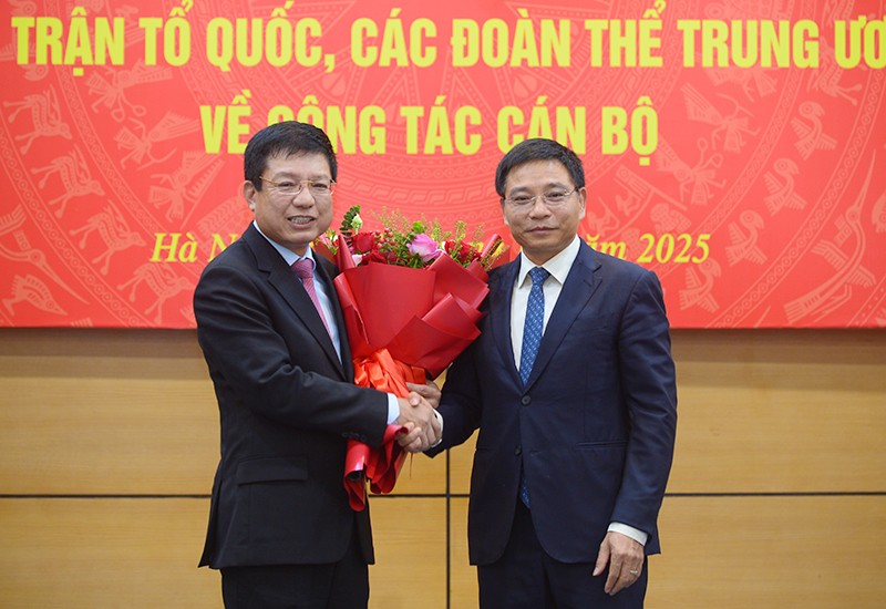 Thứ trưởng Bộ Kl99kl tải ứng dụng Hồ Sỹ Hùng được điều động làm Bí thư Đảng uỷ VCCI | VCCI