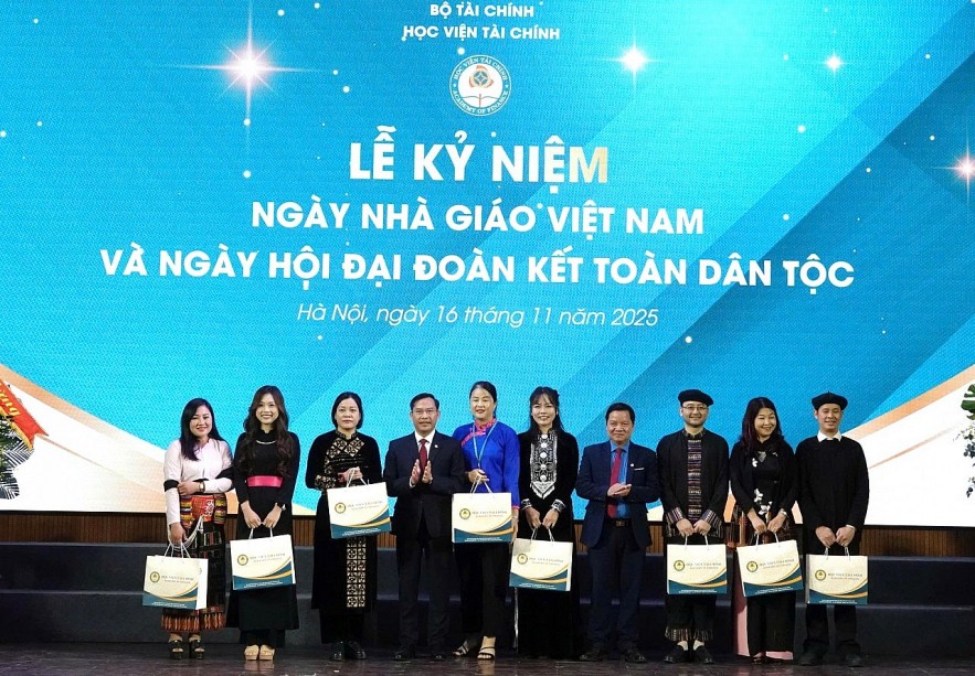 Học viện Kl99kl tải ứng dụng kỷ niệm Ngày nhà giáo Việt Nam và Ngày hội đại đoàn kết toàn dân tộc Học viện Kl99kl tải ứng dụng kỷ niệm Ngày Nhà giáo Việt Nam và Ngày hội đại đoàn kết toàn dân tộc