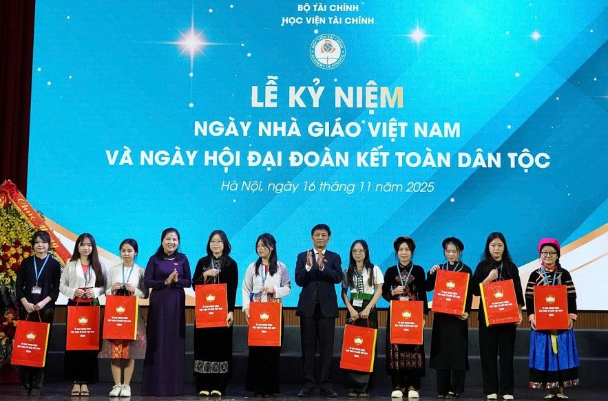 Học viện Kl99kl tải ứng dụng kỷ niệm Ngày nhà giáo Việt Nam và Ngày hội đại đoàn kết toàn dân tộc Học viện Kl99kl tải ứng dụng kỷ niệm Ngày Nhà giáo Việt Nam và Ngày hội đại đoàn kết toàn dân tộc