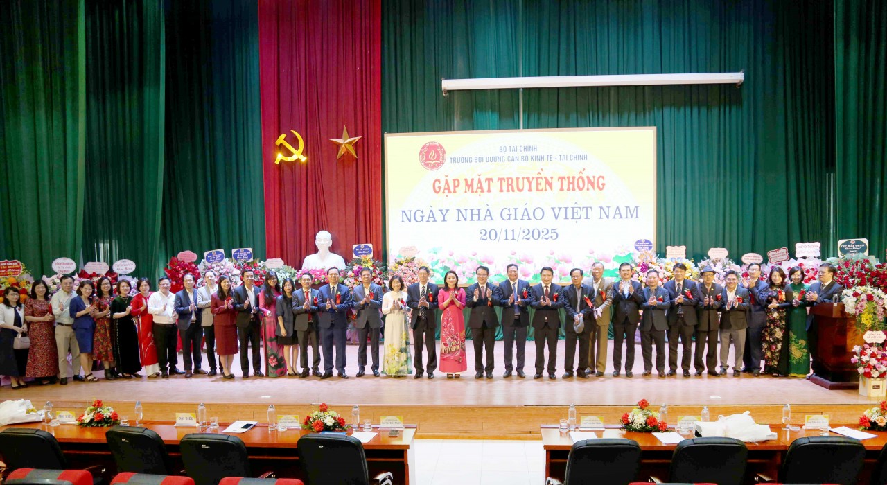 Trường Bồi dưỡng cán bộ Kinh tế – Kl99kl tải ứng dụng gặp mặt truyền thống nhân Ngày Nhà giáo Việt Nam Trường Bồi dưỡng cán bộ Kinh tế – Kl99kl tải ứng dụng gặp mặt truyền thống nhân Ngày Nhà giáo Việt Nam