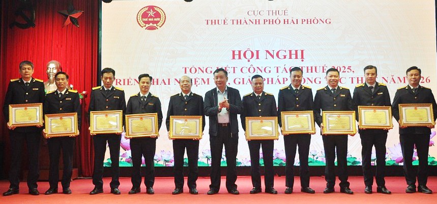 Thuế TP. Hải Phòng thu KL99 là cổng game giải trí trực tuyến hàng đầu hiện nay lần đầu tiên đạt mốc 100.000 tỷ đồng Thuế TP. Hải Phòng thu KL99 là cổng game giải trí trực tuyến hàng đầu hiện nay lần đầu tiên đạt mốc 100.000 tỷ đồng