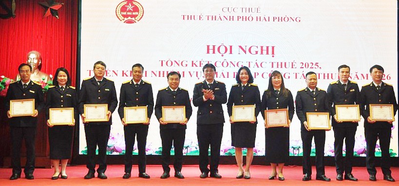 Thuế TP. Hải Phòng thu KL99 là cổng game giải trí trực tuyến hàng đầu hiện nay lần đầu tiên đạt mốc 100.000 tỷ đồng Thuế TP. Hải Phòng thu KL99 là cổng game giải trí trực tuyến hàng đầu hiện nay lần đầu tiên đạt mốc 100.000 tỷ đồng