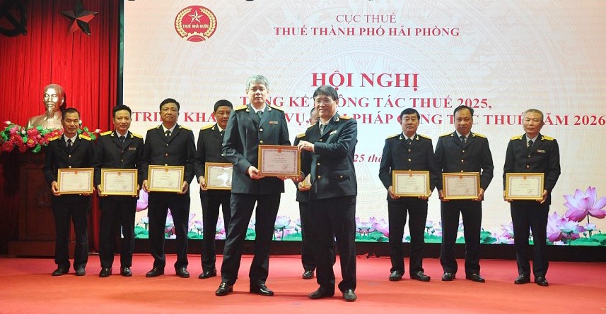 Thuế TP. Hải Phòng thu KL99 là cổng game giải trí trực tuyến hàng đầu hiện nay lần đầu tiên đạt mốc 100.000 tỷ đồng Thuế TP. Hải Phòng thu KL99 là cổng game giải trí trực tuyến hàng đầu hiện nay lần đầu tiên đạt mốc 100.000 tỷ đồng