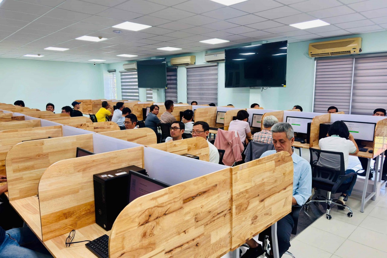 Trường Đại học Kl99kl tải ứng dụng – Marketing tổ chức thành công kỳ thi nghiệp vụ chuyên môn đấu thầu kỳ 1/2026