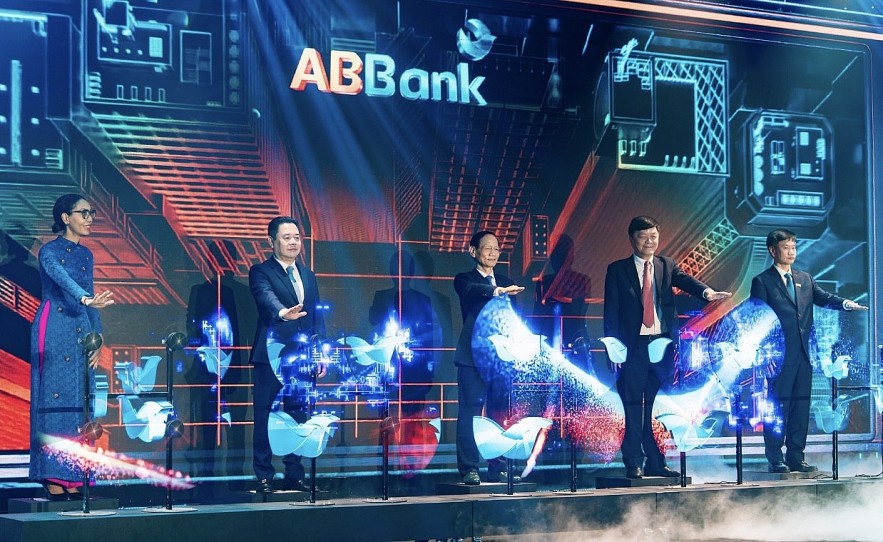 ABBank tái định vị thương hiệu, hướng tới “Ngân hàng kiến tạo hạnh phúc”