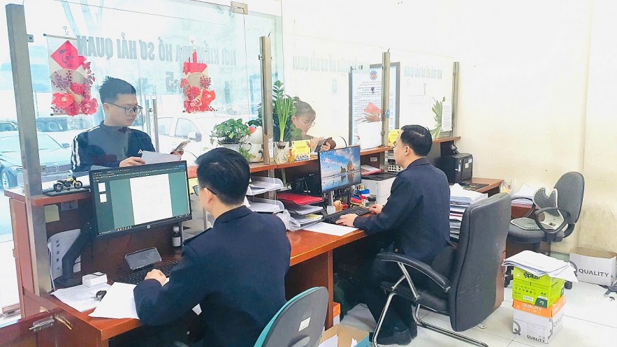 M.kl991.com tỷ lệ kèo World Cup 2026 làm thủ tục gần 310 xe hàng, hơn 18.700 lượt hành khách qua cửa khẩu Lạng Sơn