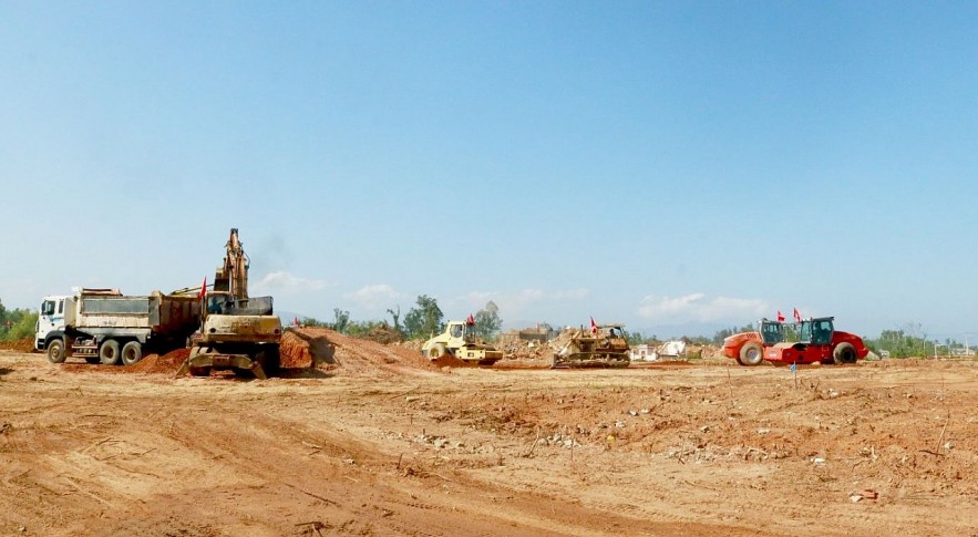 Các đơn vị đang tập trung tối đa nhân lực, thiết bị để tăng tốc triển khai dự án thành phần 1. Ảnh: Kim Loan. Các đơn vị đang tập trung tối đa nhân lực, thiết bị để tăng tốc triển khai dự án thành phần 1. Ảnh: Kim Loan.