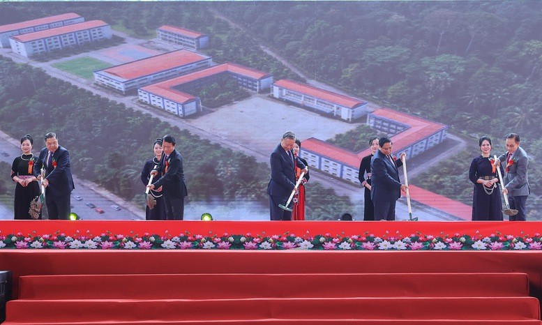 Khởi công đồng loạt 121 trường phổ thông nội trú liên cấp biên giới Khởi công đồng loạt 121 trường phổ thông nội trú liên cấp biên giới