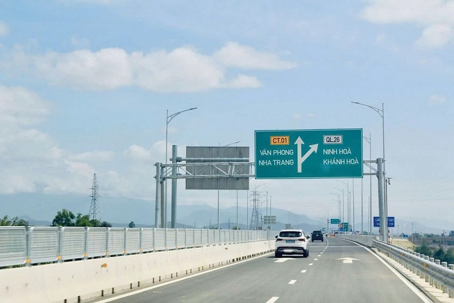 Làm rõ phương án đầu tư hoàn thiện các tuyến cao tốc Làm rõ phương án đầu tư hoàn thiện các tuyến cao tốc