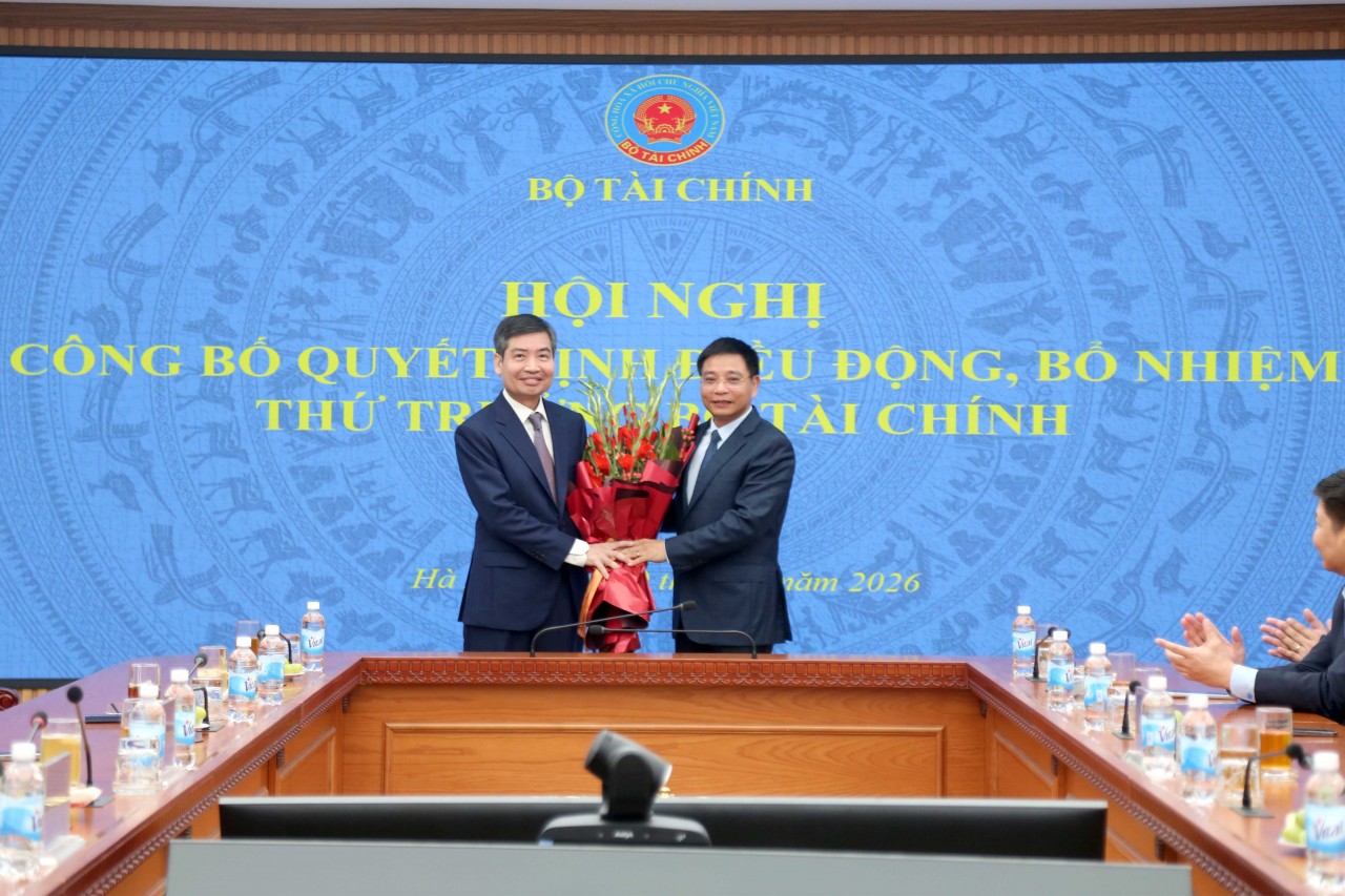 Bộ Kl99kl tải ứng dụng công bố quyết định điều động, bổ nhiệm ông Tạ Anh Tuấn giữ chức Thứ trưởng Bộ Kl99kl tải ứng dụng
