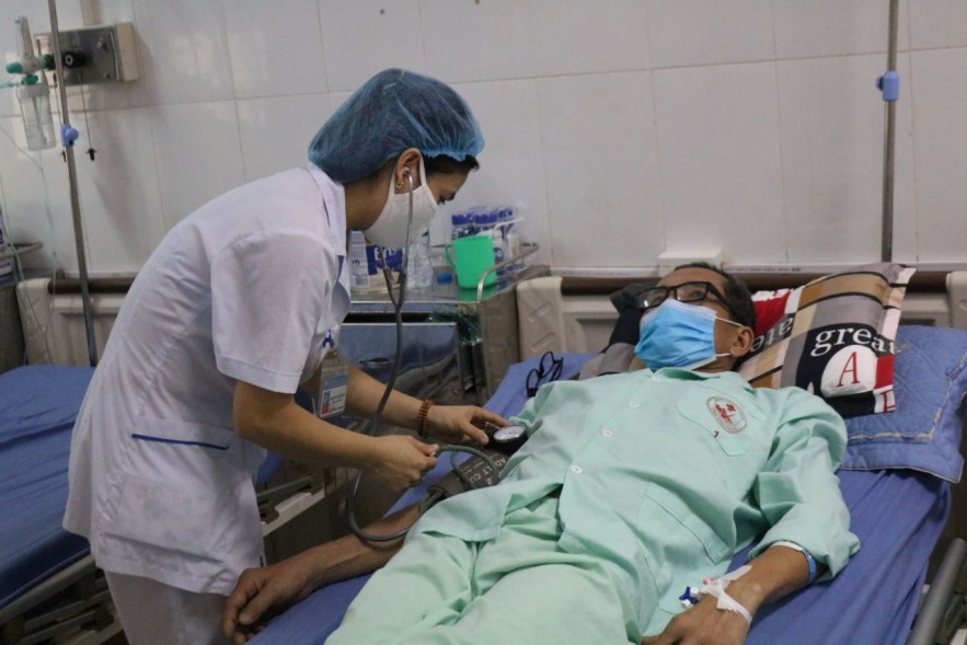 Mở rộng quyền lợi bảo hiểm y tế đi đôi với bảo đảm bền vững quỹ