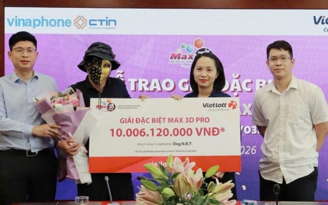 them mot nguoi choi vietlott trung 23 giai xo so tu chon max 3d pro