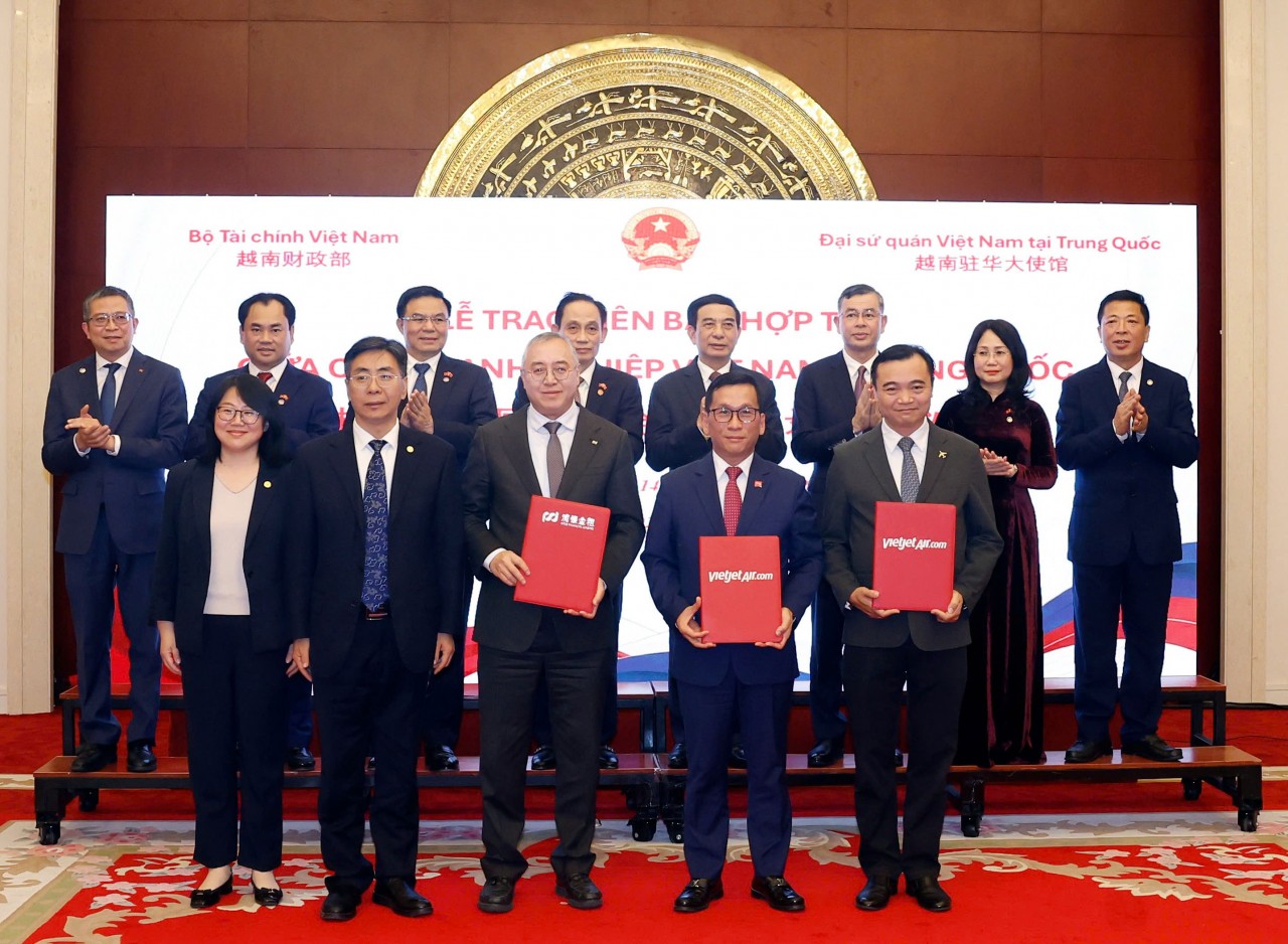 Vietjet và SPDB Financial Leasing ký kết thoả thuận tài trợ thuê mua 10 tàu bay Comac