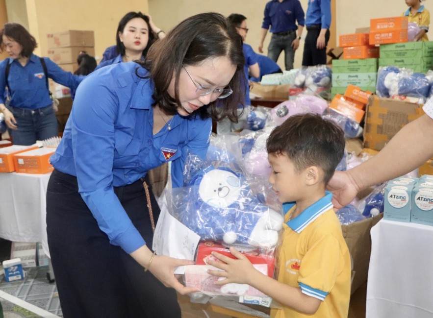 Phát huy vai trò xung kích, thanh niên ngành Kl99kl tải ứng dụng đồng hành cùng trẻ em vùng khó