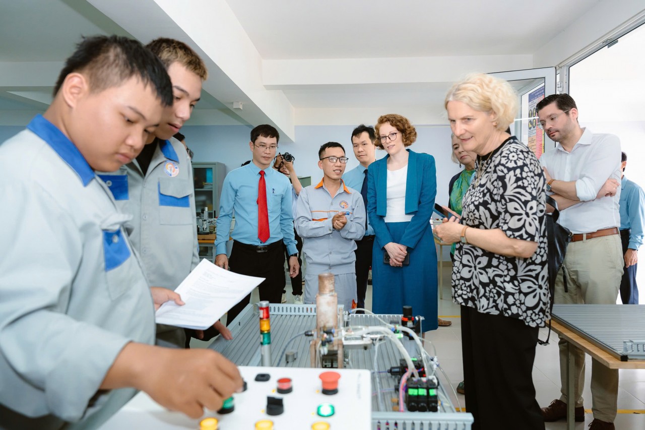 Kl99ok nhận ưu đãi bất ngờ Đức hỗ trợ phục hồi đào tạo nghề ở miền Trung sau bão lũ