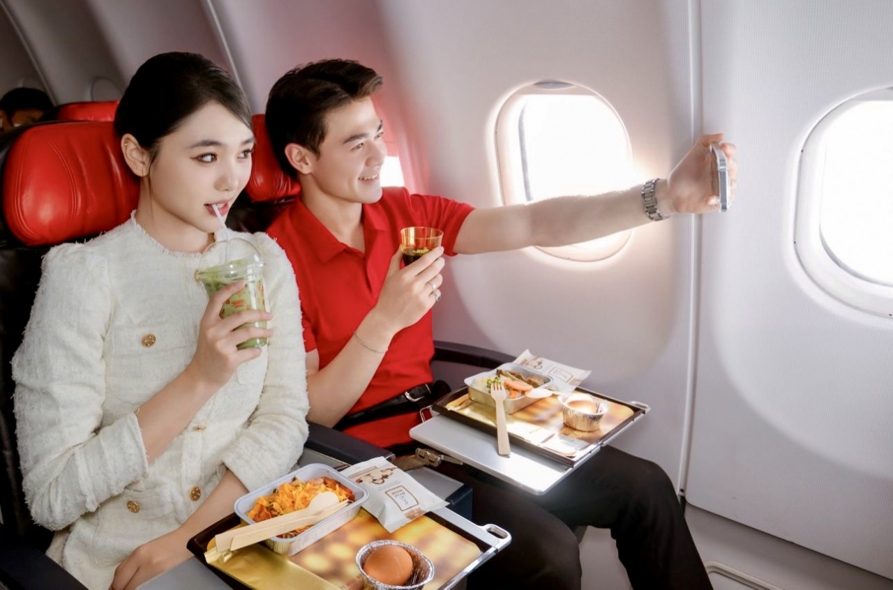 Cùng Vietjet tận hưởng mùa hè 2026 với hàng triệu vé khuyến mại giảm 100% trong 3 ngày vàng 5/5 - 7/5/2026 Cùng Vietjet tận hưởng mùa hè 2026 với hàng triệu vé khuyến mại giảm 100% trong 3 ngày vàng 5/5 - 7/5/2026