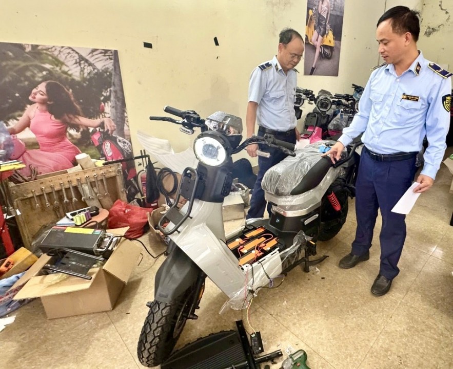 Cảnh báo nóng: Xe đạp điện “biến tướng” công suất lớn tràn ra đường