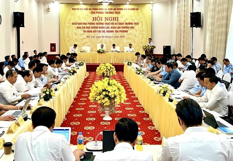 Nóng bỏng mặt trận chống buôn lậu, hàng giả, khởi tố hình sự 1.464 vụ án Nóng bỏng mặt trận chống buôn lậu, hàng giả, khởi tố hơn 2.200 đối tượng