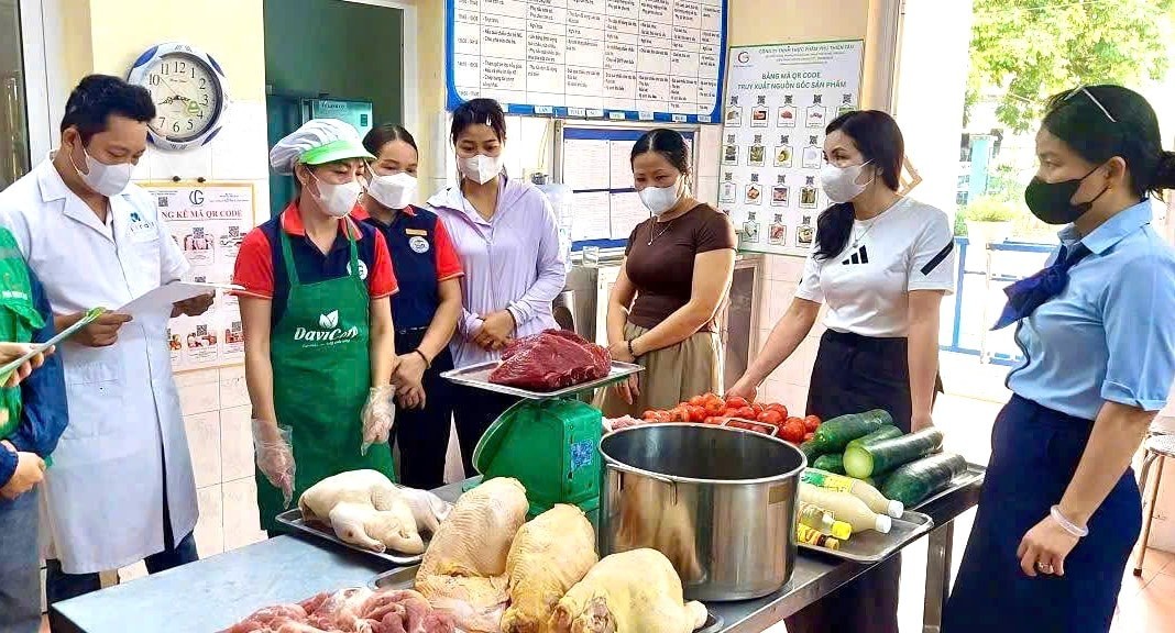 Đề xuất lập Đội an toàn thực phẩm cấp xã: Siết quản lý từ cơ sở, hướng tới một đầu mối thống nhất Đề xuất lập Đội an toàn thực phẩm cấp xã: Siết quản lý từ cơ sở, hướng tới một đầu mối thống nhất
