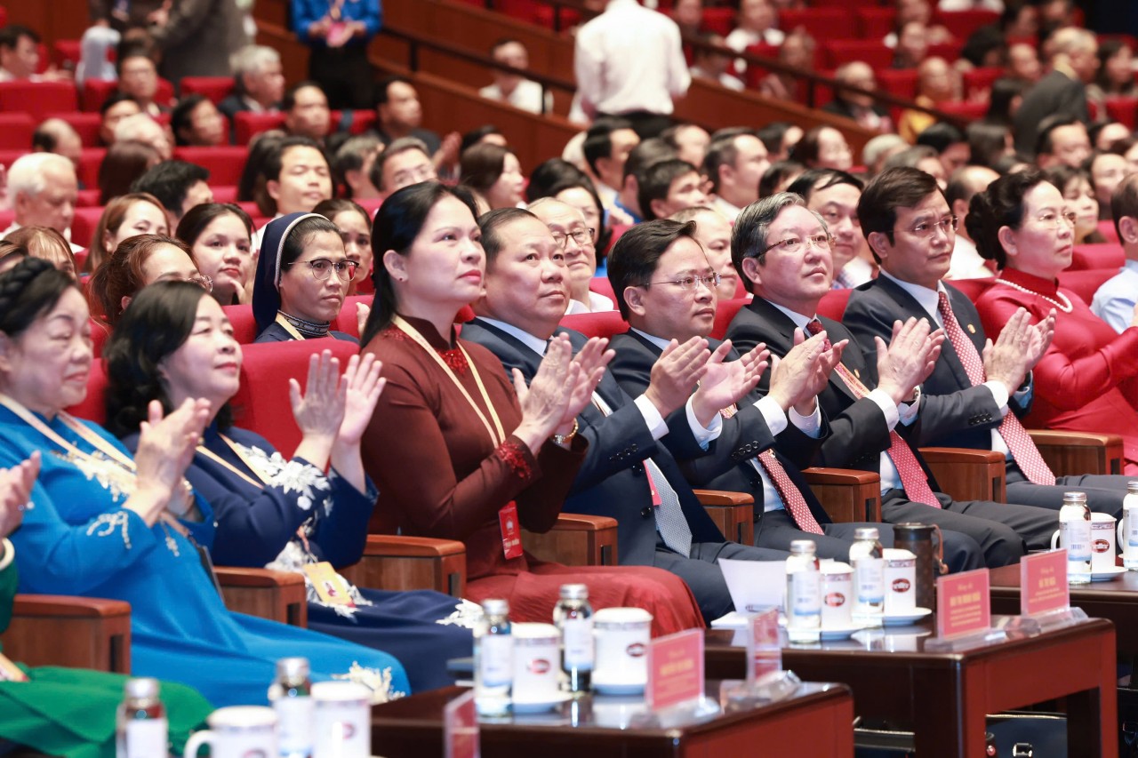 Phiên làm việc thứ nhất Đại hội đại biểu toàn quốc Mặt trận Tổ quốc Việt Nam lần thứ XI