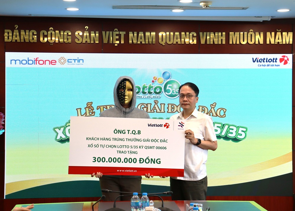 Nam banker Gen Z tại TP. Hồ Chí Minh mất ngủ khi nhận tin nhắn trúng độc đắc hơn 23 tỷ đồng lúc nửa đêm