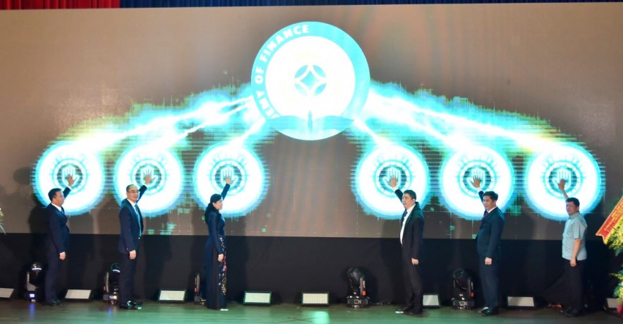 Học viện Kl99kl tải ứng dụng công bố nhận diện thương hiệu mới và chào mừng ngày Khoa học công nghệ Việt Nam Thứ trưởng Cao Anh Tuấn: Học viện Kl99kl tải ứng dụng cần tiếp tục khẳng định vị thế trung tâm đào tạo nguồn nhân lực tài chính chất lượng cao hàng đầu đất nước