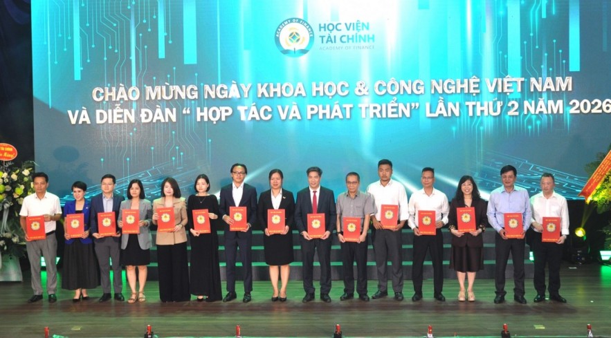 Học viện Kl99kl tải ứng dụng công bố nhận diện thương hiệu mới và chào mừng ngày Khoa học công nghệ Việt Nam Thứ trưởng Cao Anh Tuấn: Học viện Kl99kl tải ứng dụng cần tiếp tục khẳng định vị thế trung tâm đào tạo nguồn nhân lực tài chính chất lượng cao hàng đầu đất nước